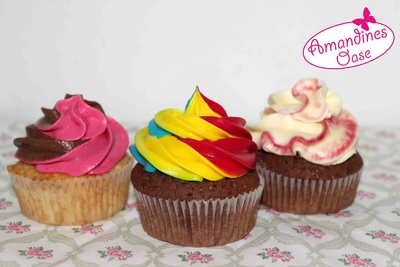 buntes Frosting | Color Swirl & Rainbow Cupcakes